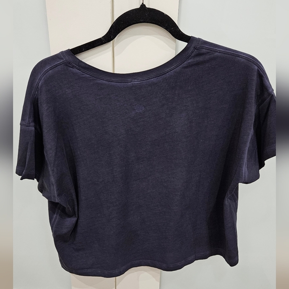 Lululemon Tee - Picture 2 of 4